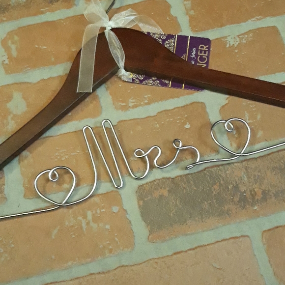 💍Photo 3 WEDDING Dress Gift Wood Hangers MRS GROOM GROOMSMAN Props Marriage New - Picture 4 of 4